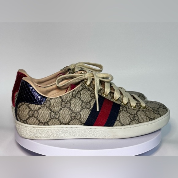 Gucci Women's Ace GG Supreme Low Top Sneakers - Picture 8 of 14